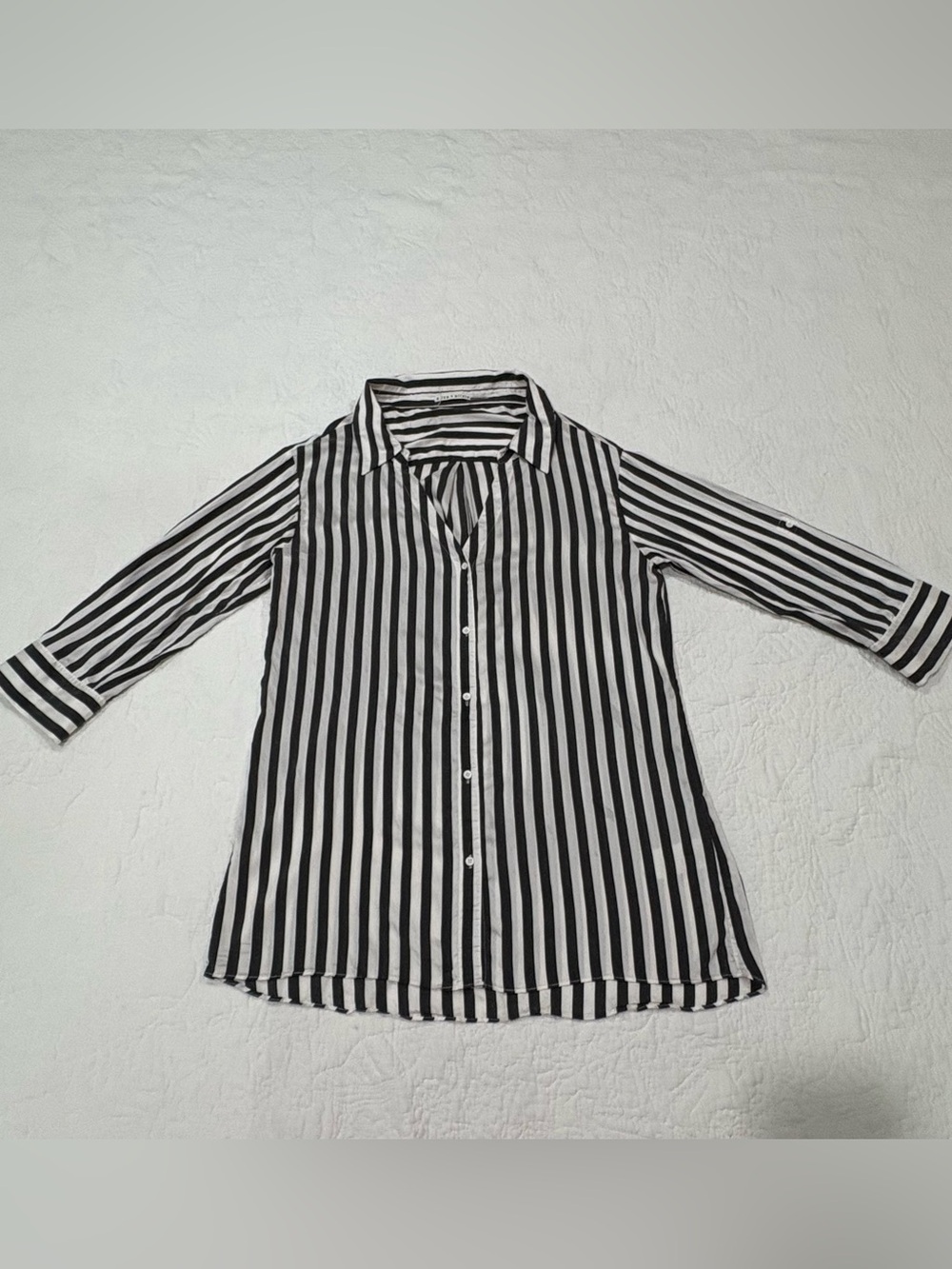 Alice & Olivia Shirt Dress Size L White Gray Striped Silk Blend Roll Tab Sleeve